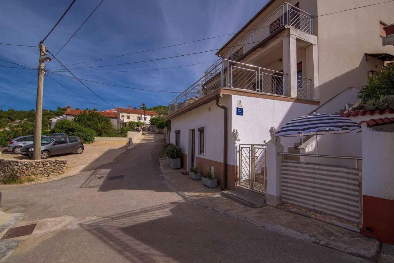 Apartment In Vrbnik/Island Krk 35825 Exterior photo